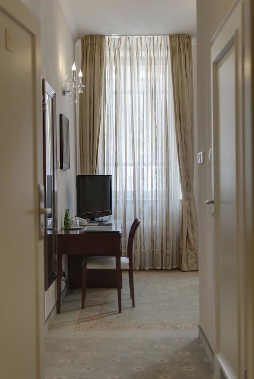 Hotel Willa Hueta Kielce Pokoj fotografie