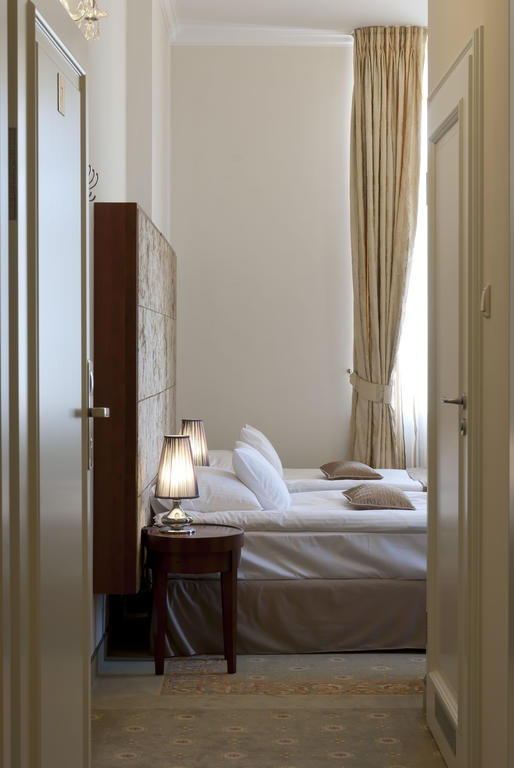 Hotel Willa Hueta Kielce Pokoj fotografie