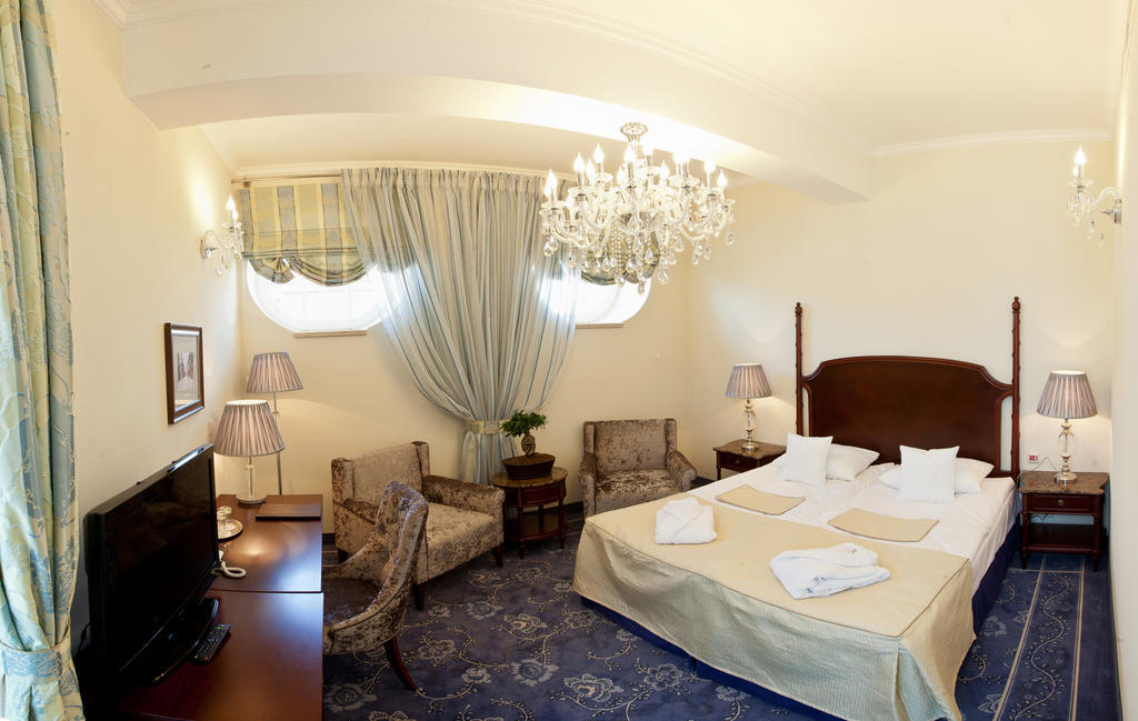 Hotel Willa Hueta Kielce Pokoj fotografie